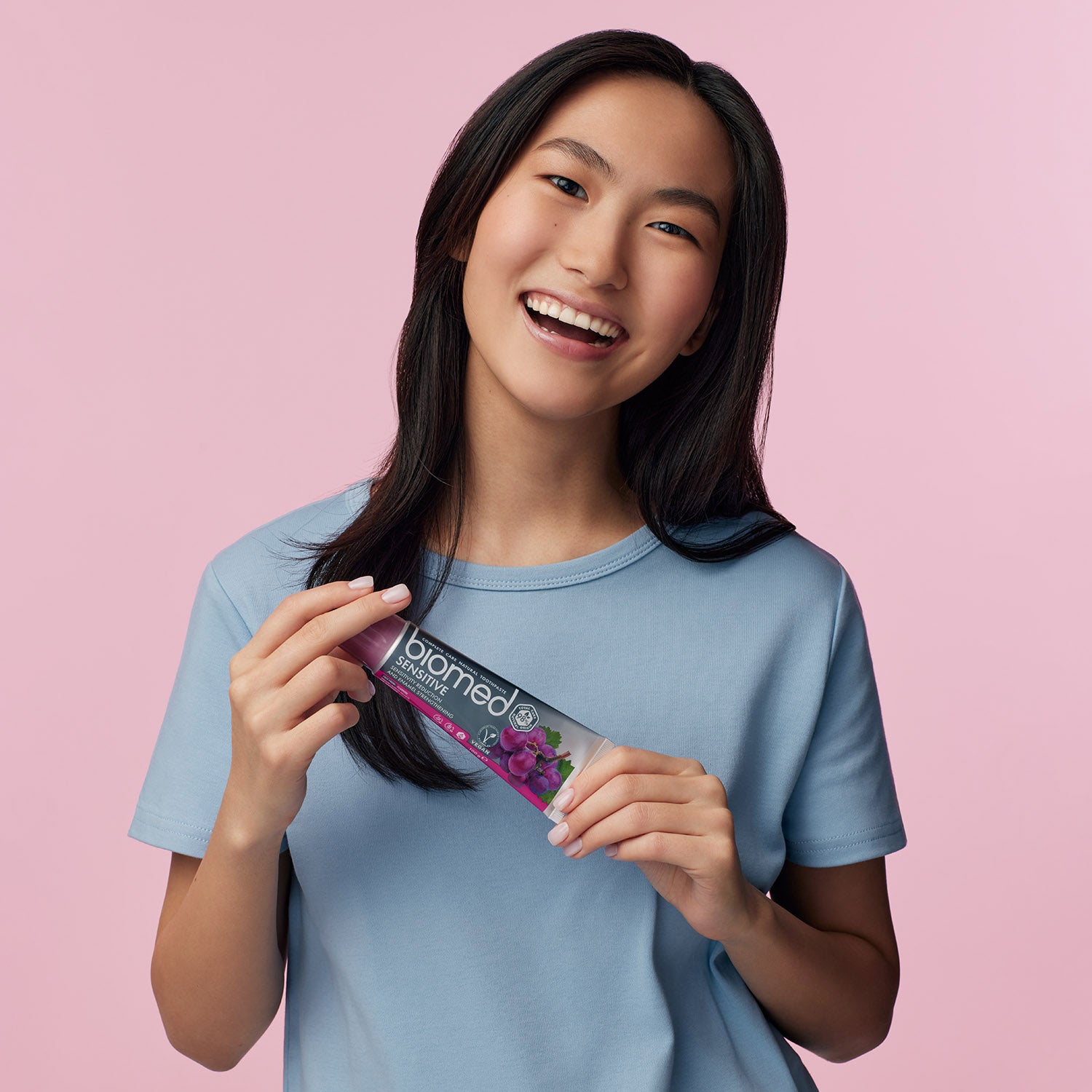 Pasta dental Biomed Sensitive con uva lifestyle